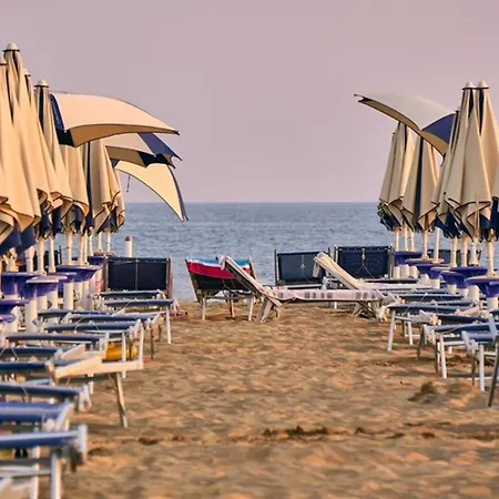 Comfortable Vacation Retreat For Five Guests Appartement Bibione